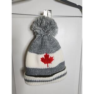Canada Leaf Knit Beanie - Never Worn